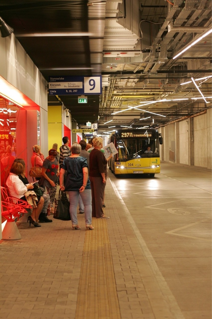 Na dworcu autobusowym w Katowicach dochodzi do pobić i...