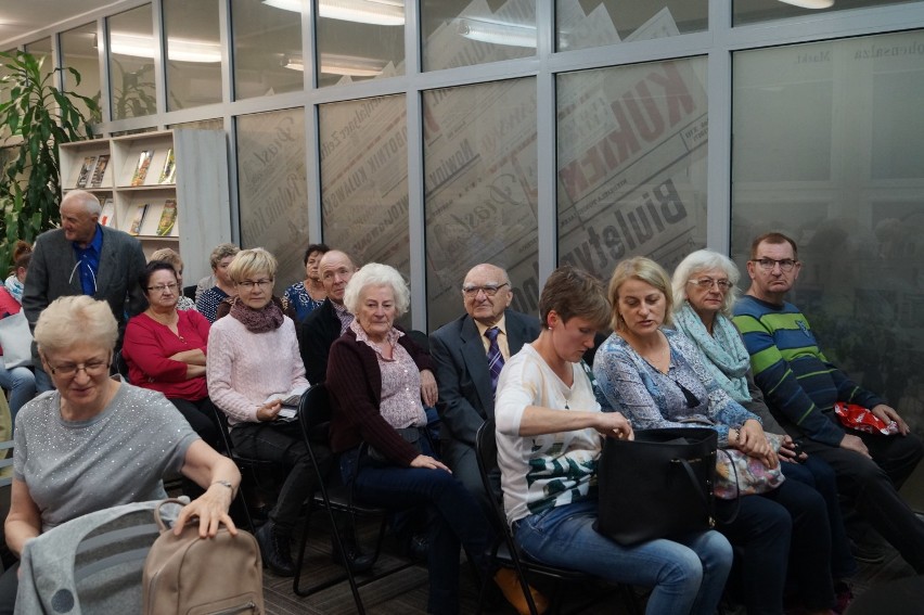 Spotkanie z Lidią Ostałowską w Bibliotece Miejskiej [zdjęcia]