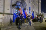 Tarnów. Protest przed sądem: "Europo nie odpuszczaj KRS"[ZDJĘCIA]  