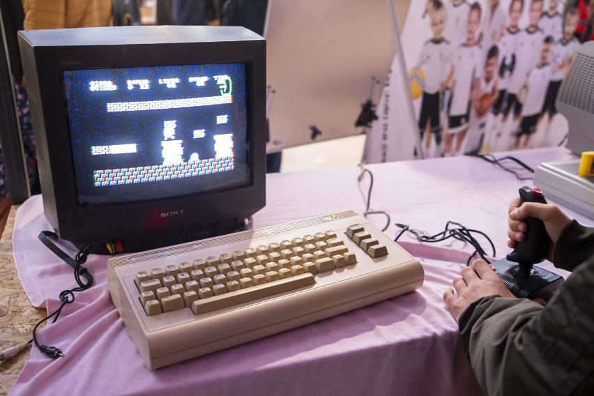 Chcesz kupić lub sprzedać Commodore 64, Amigę 600, czy...