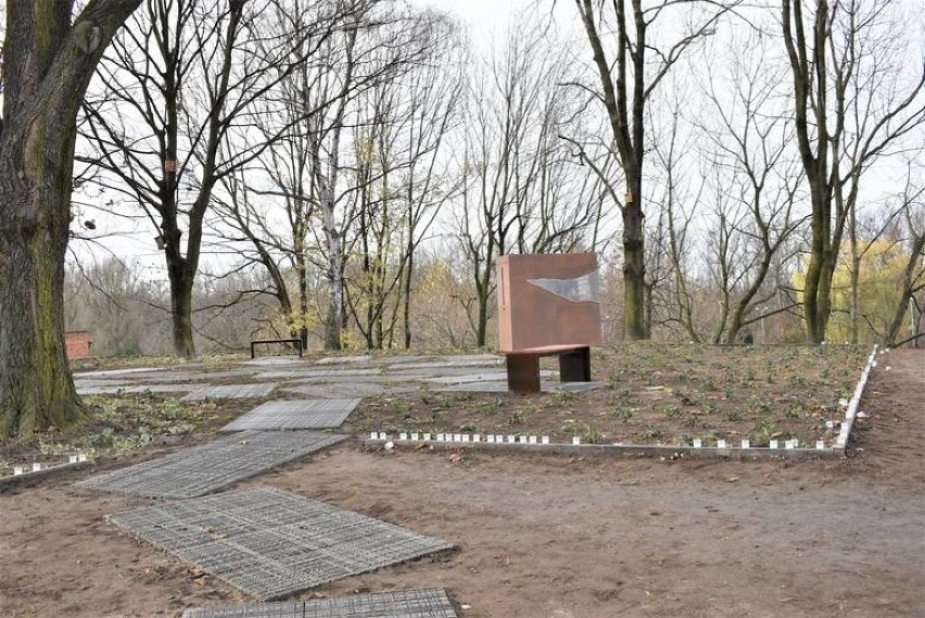 Park Pamięci Wielkiej Synagogi przy ul. Berka Joselewicza w...