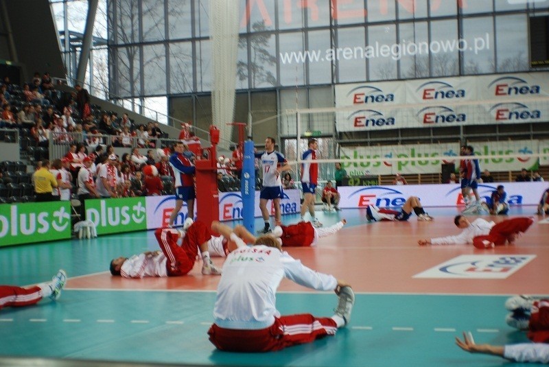 Polscy zawodnicy podczas rozgrzewki