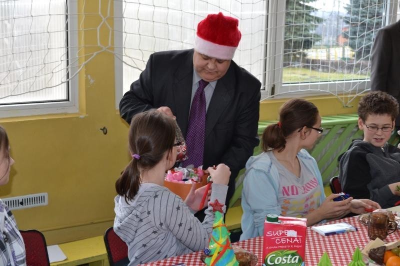 Prezent wójta Kazimierza Kwiatkowskiego powędrował do dzieci...