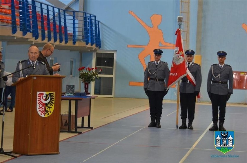 Policja z Ząbkowic Śląskich obchodziła uroczyście swoej święto - były wyróżnienia i awanse