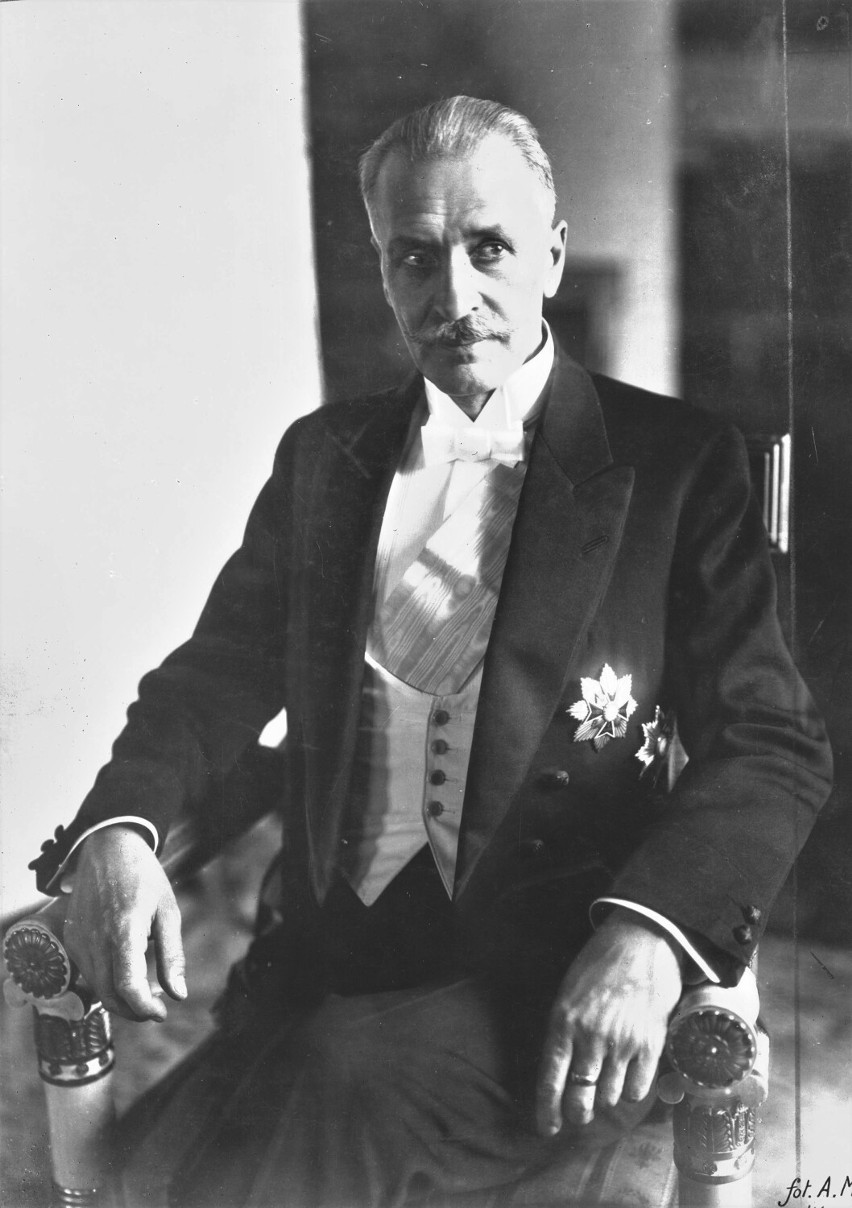 W 1927 roku w Kartuzach był Ignacy Mościcki.