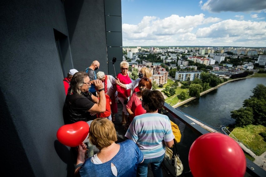 Seniorzy zwiedzali River Towers w Bydgoszczy - zdjęcia.
