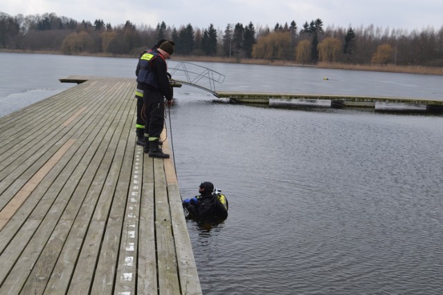Płetwonurek sprawdzał jezioro w Sztumie, tymczasem ciało znaleziono w zaroślach po drugiej stronie akwenu