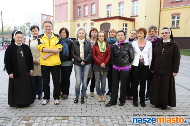 Grono pedagogiczne SP 2 (zdjęcie sprzed trzech lat) zaprasza na jubileusz szkoły