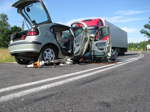 Wypadek w Pogorzelicach: zginął kierowca i dziecko