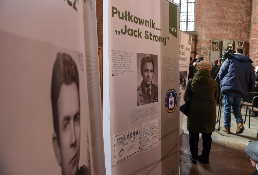 Gdańsk: wernisaż wystawy "Ryszard Kukliński". IPN Gdańsk wystawa elementarna ZDJĘCIA