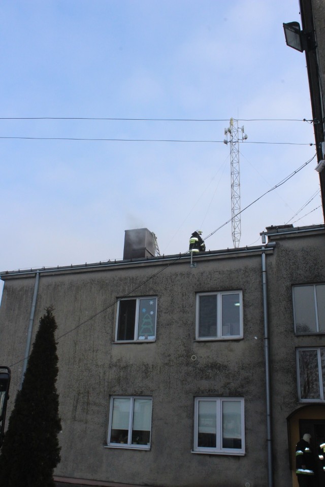 Dziś rano w Szkole Podstawowej w Srocku doszło do pożaru sadzy w kominie