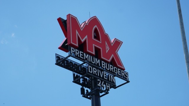 MAX Premium Burgers otwiera kolejną restaurację na Śląsku. Nowy lokal w Tychach.


 Zobacz kolejne zdjęcia/plansze. Przesuwaj zdjęcia w prawo - naciśnij strzałkę lub przycisk NASTĘPNE