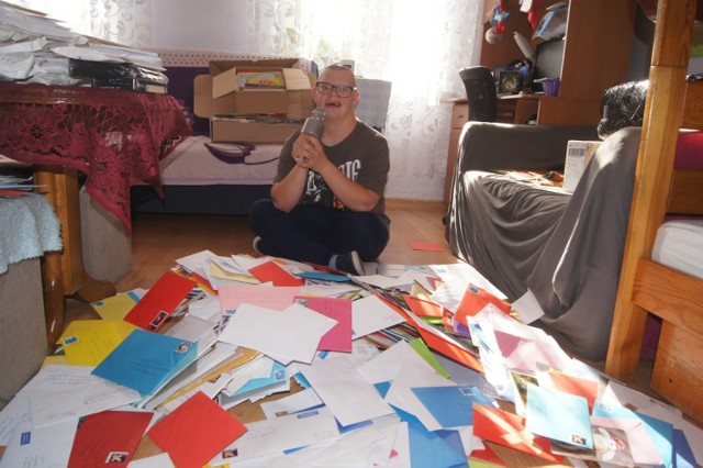 Trzy tysiące kartek dla Krzysztofa z Radomska. Urodzinowe życzenia spływają z całego świata