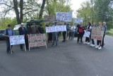 Mieszkańcy Łomów protestowali. Chcą remontu drogi. Z władzami jednak nie zdołali się spotkać. Dlaczego?