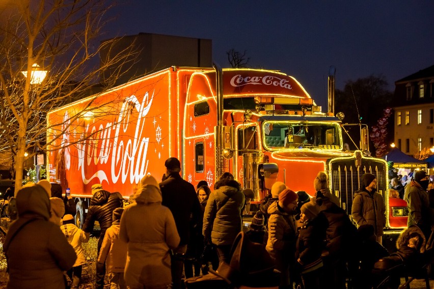 Świąteczna ciężarówka Coca-Cola swój przejazd po Polsce...