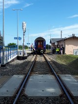 Powiat pucki: tragiczny wypadek na torach w Mrzezinie. Pod kołami pociągu zginął młody mężczyzna | ZDJĘCIA, NADMORSKA KRONIKA POLICYJNA