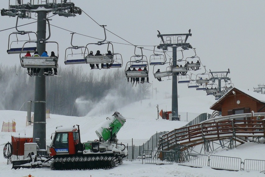 Tłumy narciarzy na górze Kamieńsk (FOTO)