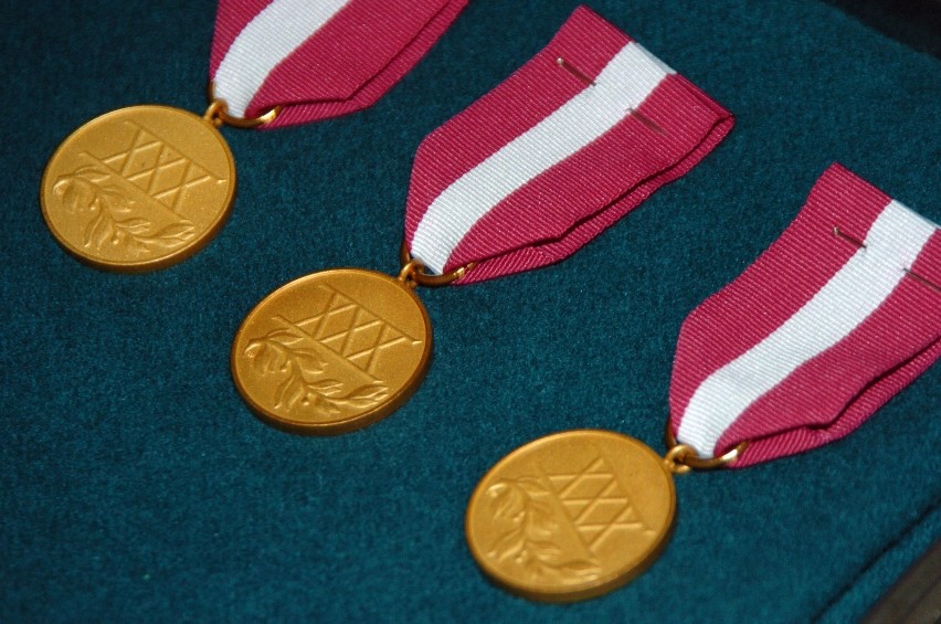 Starostwo Powiatowe w Słupsku: Medale za długoletnią pracę [ZDJĘCIA]