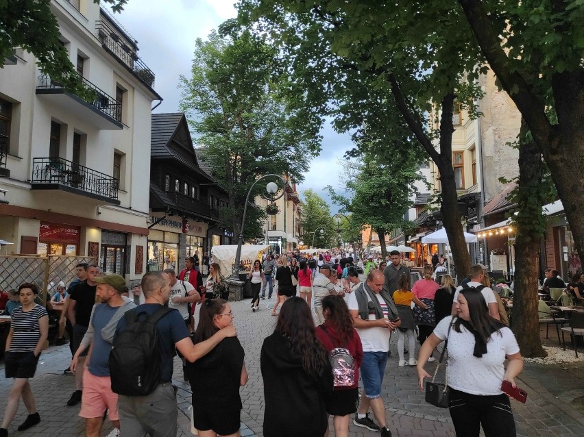 Zakopane. Coraz więcej gości, choć prawdziwy najazd dopiero przed nami. Obłożenie jest na poziomie 45 proc. 