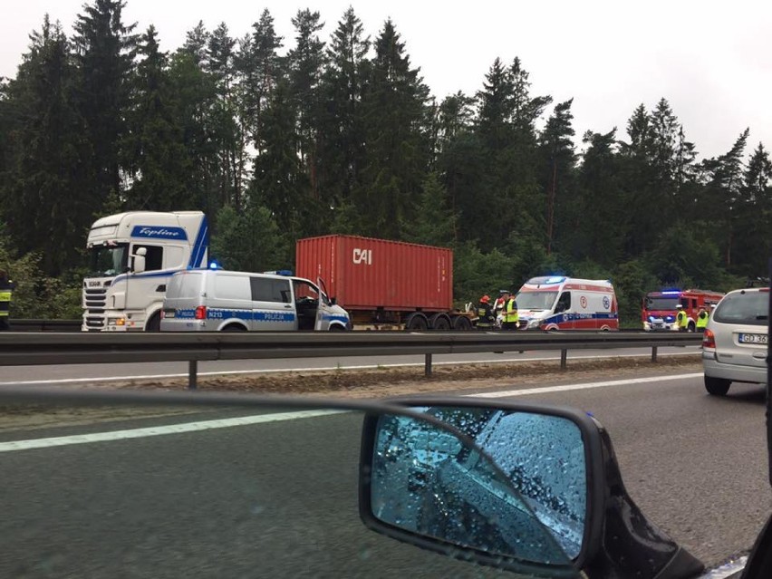 Groźny wypadek na obwodnicy Trójmiasta 13.07.2018. Helikopter LPR z pomocą do poszkodowanego [zdjęcia, aktualizacja]