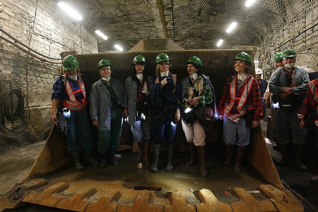 Rodziny górników pod ziemią