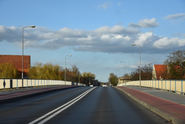 Tak wyglądają puste ulice w Śremie w świąteczny poniedziałek