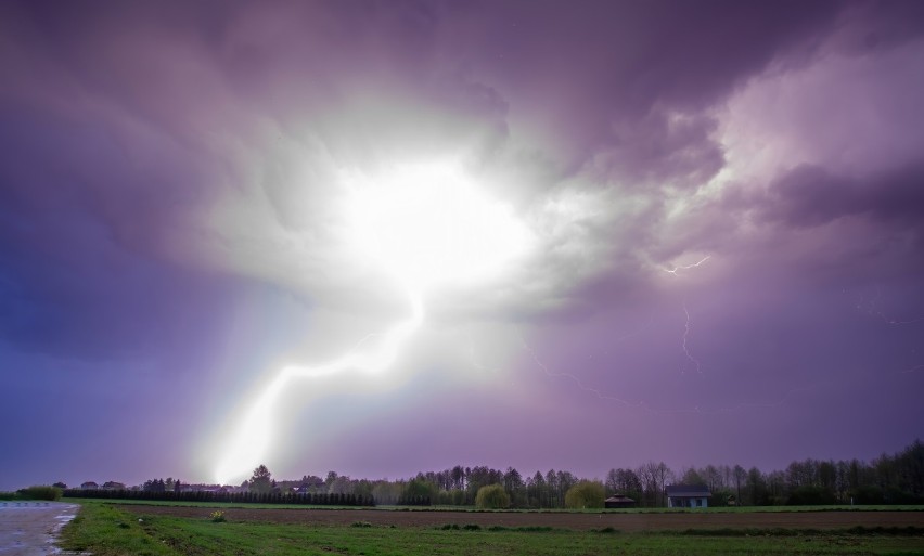 silne wyładowanie dodatnie - Okolice Lublina. 30.04.2020