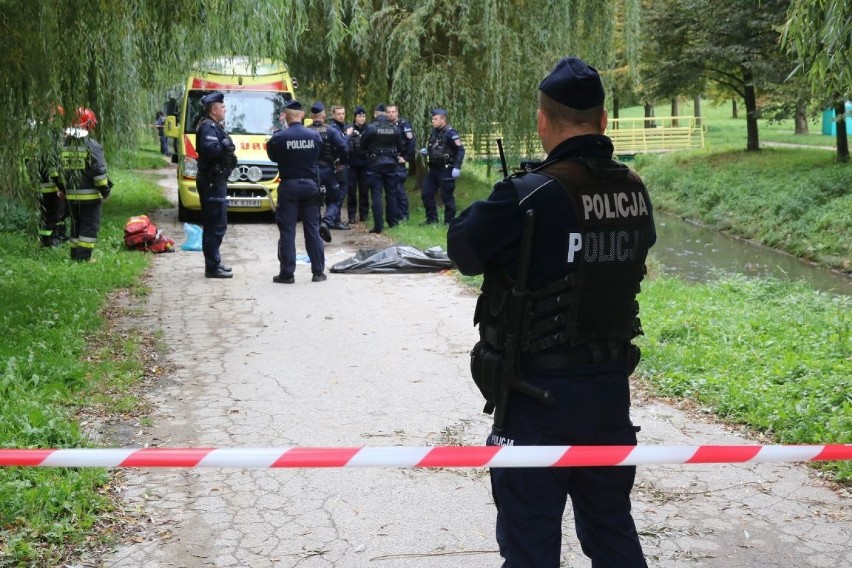 Tragedia w centrum Kielc. Kobieta wpadła do kanału. Nie żyje 