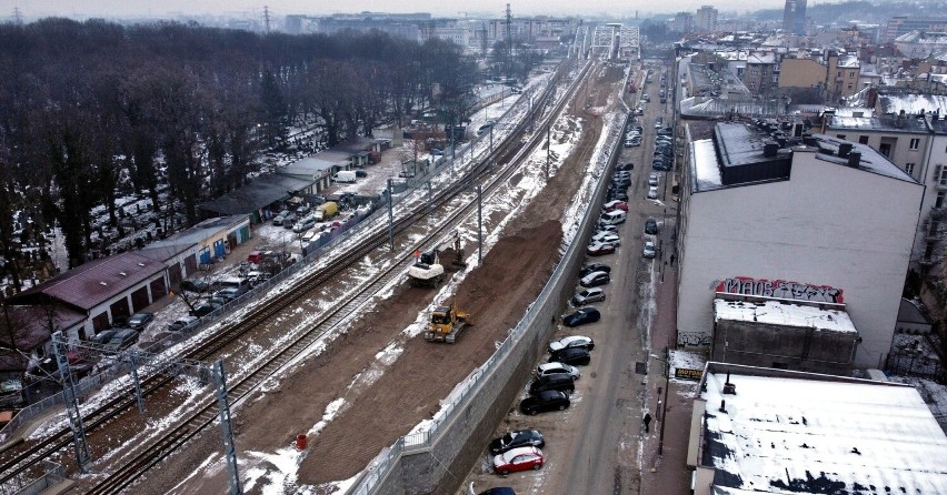 Nasyp kolejowy w Krakowie coraz większy. Niedługo będą kładli tory