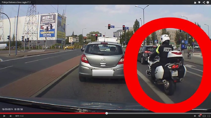 Katowice. Policjant na motorze... a linia ciągła [WIDEO]