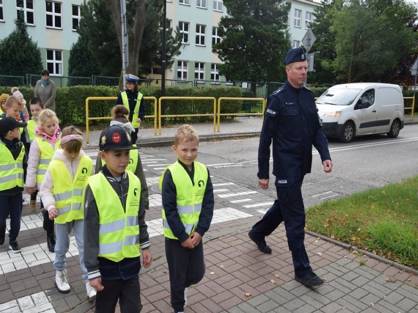 „Bezpieczna droga do szkoły” - puccy policjanci dbają o bezpieczeństwo najmłodszych