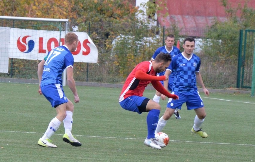 Derby Malborka w B-klasie [ZDJĘCIA]. Nogat w meczu na szczycie pokonał Akademię Piłkarską