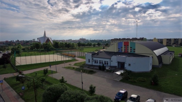 Jeden z nowych czujników jakości powietrza pojawił się na hali widowiskowo-sportowej w Staszowie.