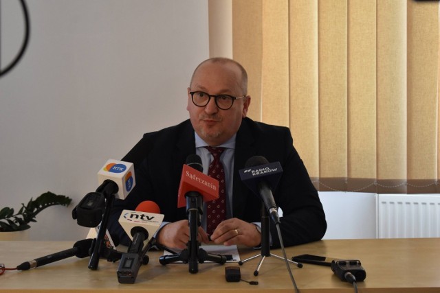 Dr Krzysztof Głuc nie jest już członkiem kluby radnych PiS Wybieram Nowy Sącz. Tym samym klub traci bezwzględną większość w Radzie Miasta Nowego Sącza