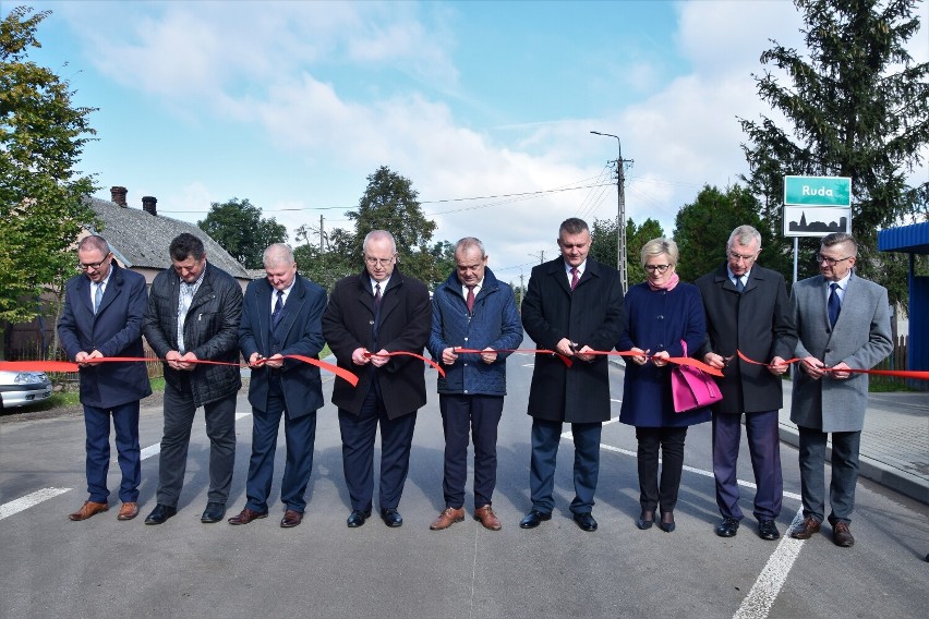 Przebudowana droga powiatowa w Rudzie w gm. Sieradz oddana z pompą do użytku. Inwestycja została przeprowadzona za ponad 8 mln zł ZDJĘCIA