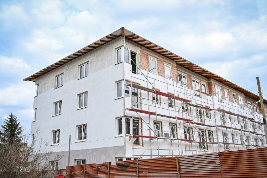 Będą nowe mieszkania komunalne w Częstochowie. Budowa przy ulicy Bardowskiego coraz bardziej zaawansowana