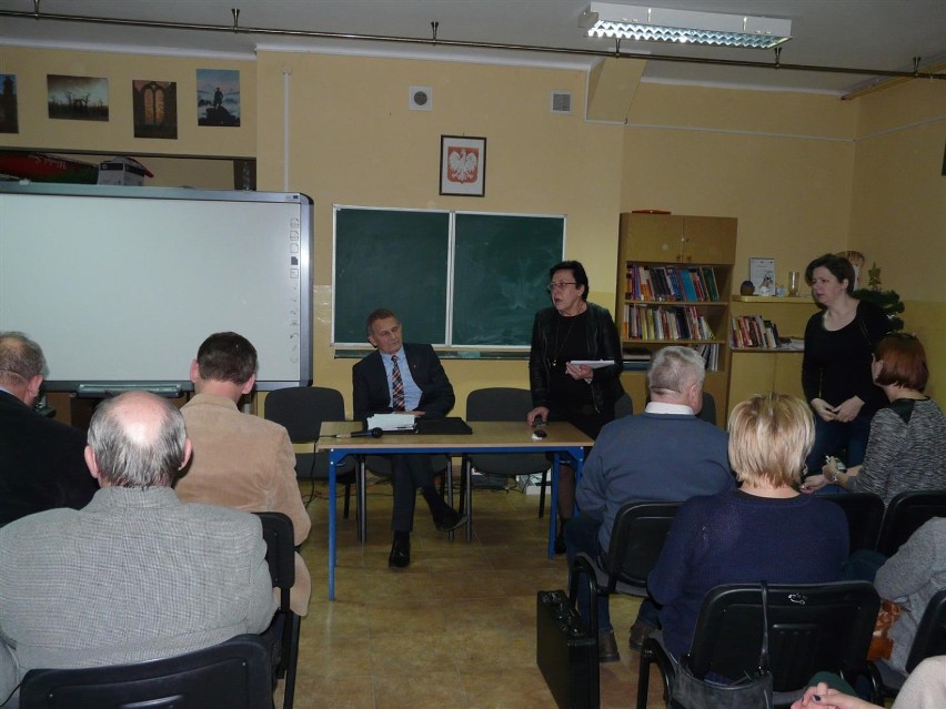 Spotkania społeczności szkolnej z samorządowcami w ZSO w...