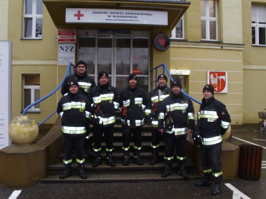 Wóz strażacki z podnośnikiem pod szpitalem w Wągrowcu. Co ekipa strażaków tam robiła? 