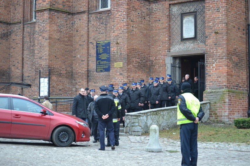 Kwidzyn: Pogrzeb Leszka Szczepańskiego, wieloletniego komendanta straży pożarnej