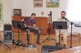 Kwidzyn. Koncert muzyków grupy „Dobre Ludzie” w Warsztatach Terapii Zajęciowej w Górkach. Zaprezentowano projekt „Chris Rea po polsku”