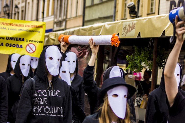 W Toruniu można odnieść wrażenie, ze w centrum miasta cały czas coś się dzieje. Warto się tam udać w pierwszy czerwcowy weekend. 

Marsz przeciwników palenia