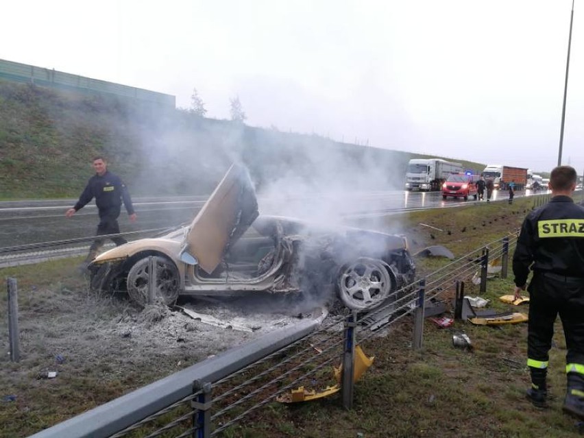 Wypadek na A1. Spłonęło luksusowe lamborghini. Zobaczcie zdjęcia