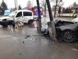 Zderzenie dwóch pojazdów na ulicy Stawiszyńskiej w Kaliszu ZDJĘCIA