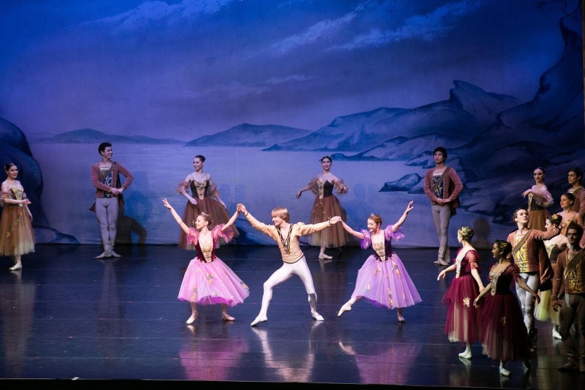 Najsłynniejsza rosyjska grupa baletowa wystąpiła w sobotę w...