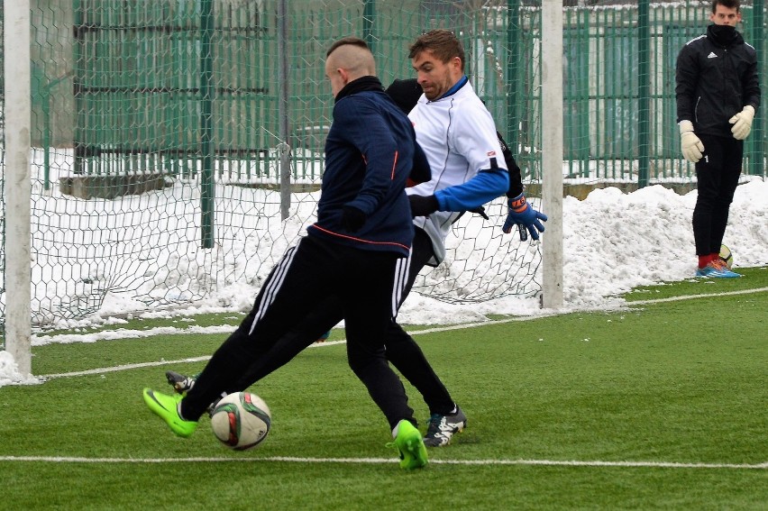 3. liga. MKS Trzebinia remisuje z Unią Oświęcim. Ernest Świętek nie znalazł urodzinowego gola [ZDJĘCIA]