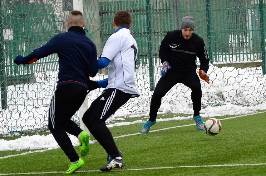 3. liga. MKS Trzebinia remisuje z Unią Oświęcim. Ernest Świętek nie znalazł urodzinowego gola [ZDJĘCIA]