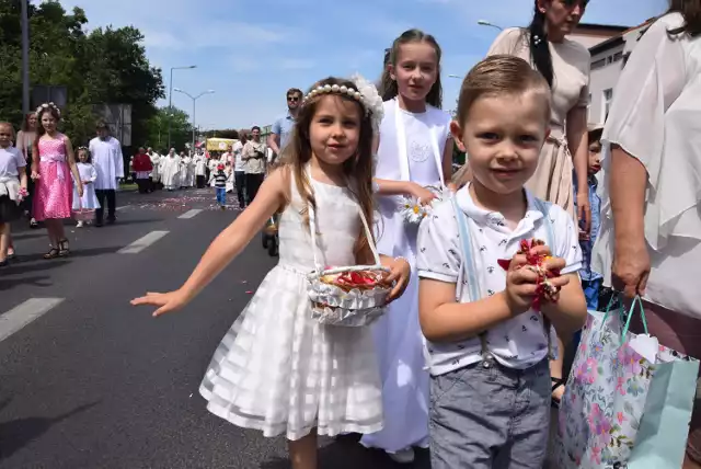 W procesji przez centrum Gorzowa szło kilka tysięcy wiernych.