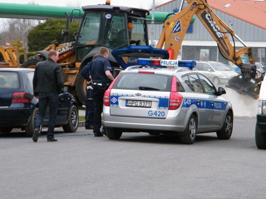 Oświęcim: napad na bank w centrum miasta. Policja poszukuje sprawców rozboju [ZDJĘCIA]