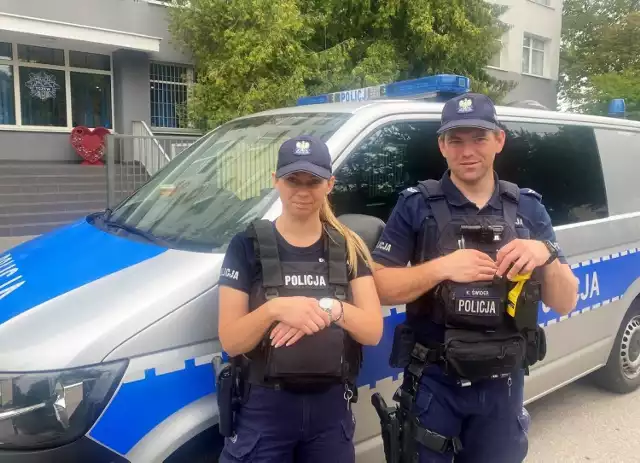 Posterunkowa Dominika Hirska i starszy sierżant Kamil Świder to policjanci, którym 59-latek zawdzięcza życie.