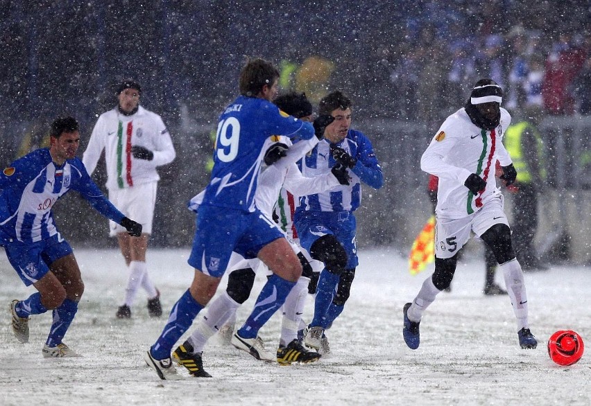 1 grudnia 2010 roku Lech Poznań grał z Juventusem Turyn w...